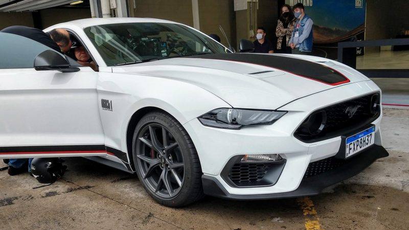 Quase a hora de entrar na pista