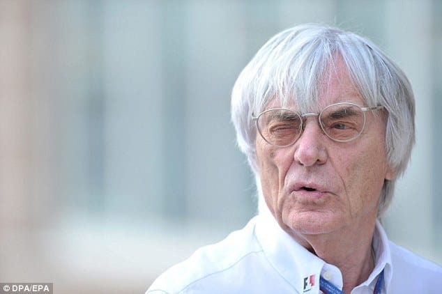 Bernie Ecclestone: preparando terreno para equipes de três carros?