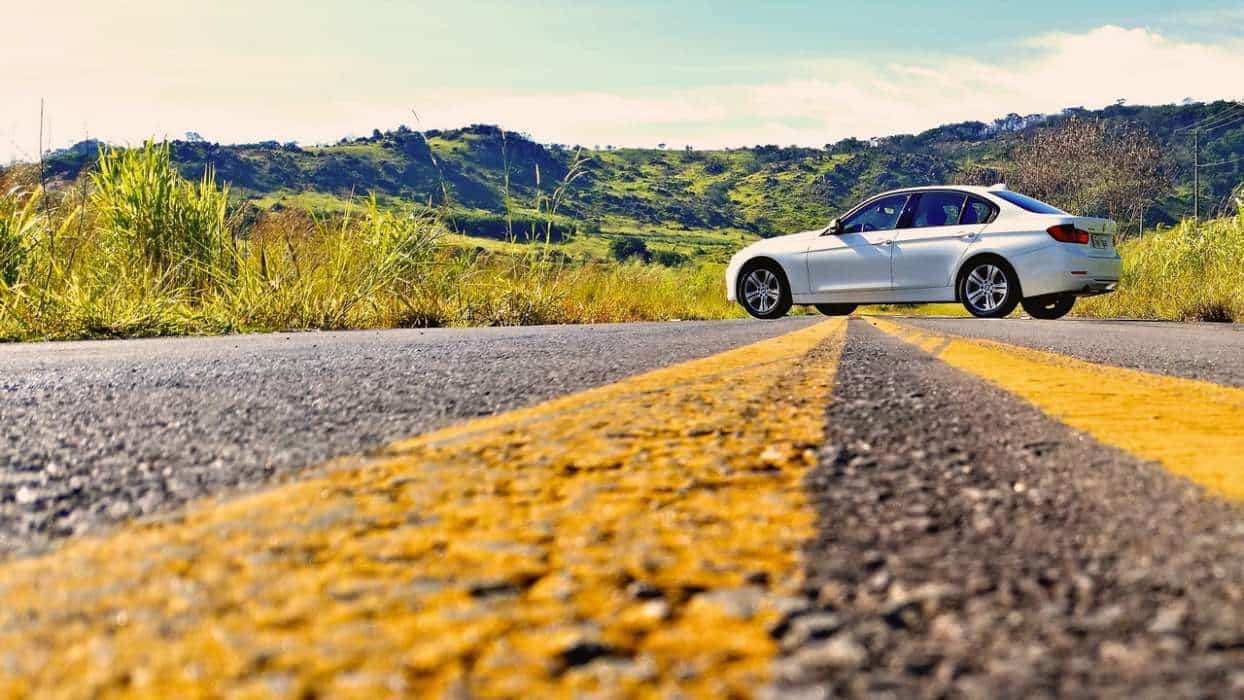 BMW combina com asfalto!