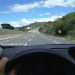 Na rodovia dos Tamoios, duplicada em parte recentemente,, a velocidade-limite de 80 km/h cai bruscamente para 60 km/h.
