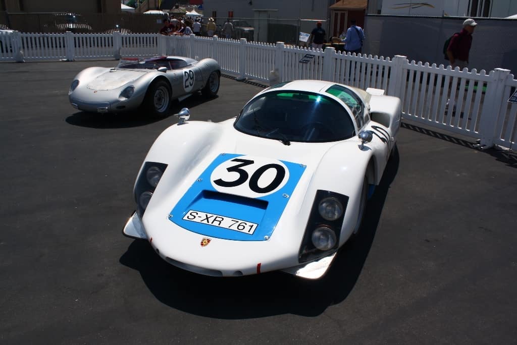 Exposição de Porsches no circuito de Laguna Seca
