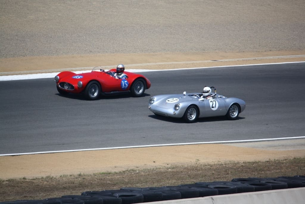 Maserati e Porsche 550 na pista