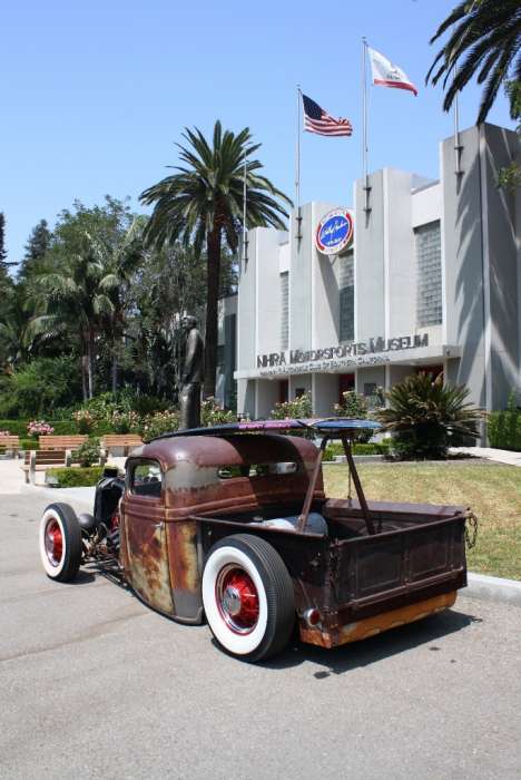 Museu Wally Park, referência dos dragsters, na Califórnia