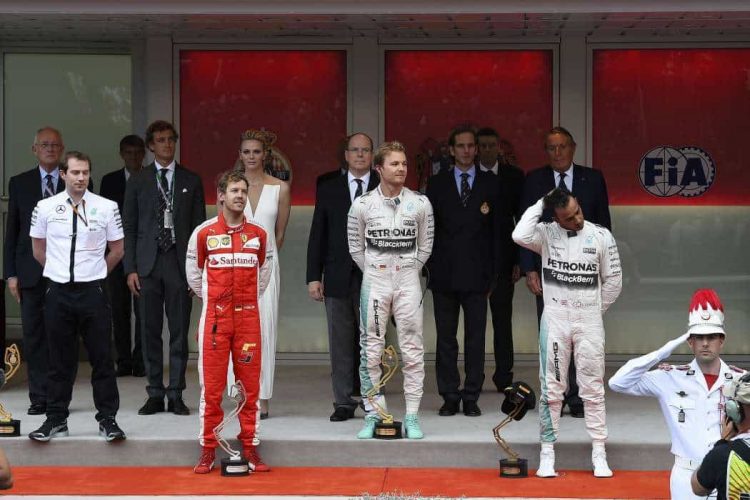 Vettel espia, Rosberg disfarça e Hamilton questiona: o clima da F-1 em Mônaco (foto Ferrari.com)