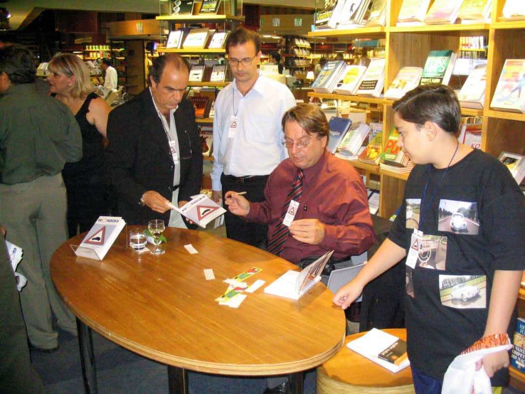 Da esquerda: Reinaldo Abrahão, autor; Ronaldo Cagiano. autor; eu, compilador; Diogo Arendt, o mais jovem autor