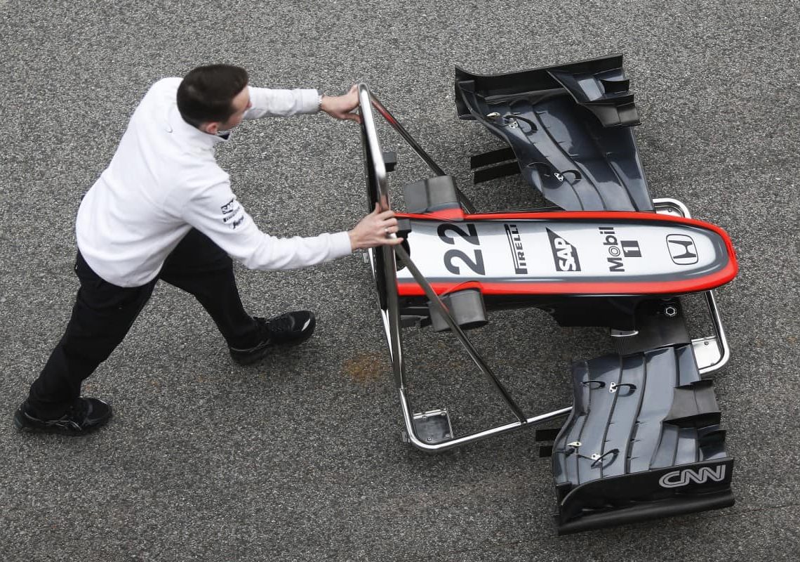 A F-1 já está de mudança para os modelos 2016 (foto McLaren)