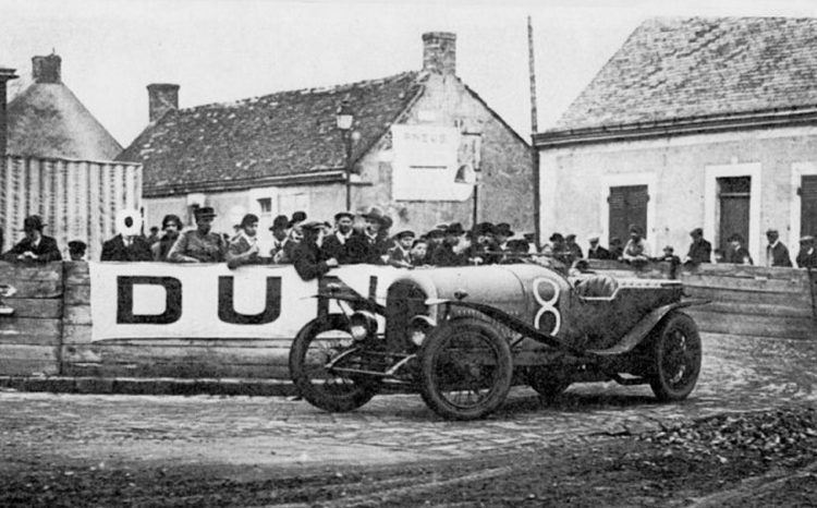 O Bentley em Le Mans em 1923, primeiro carro inglês a competir