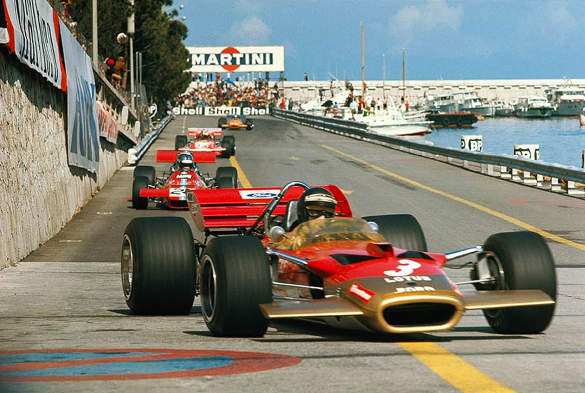 Em Mônaco, o 505 segue o Lotus 49