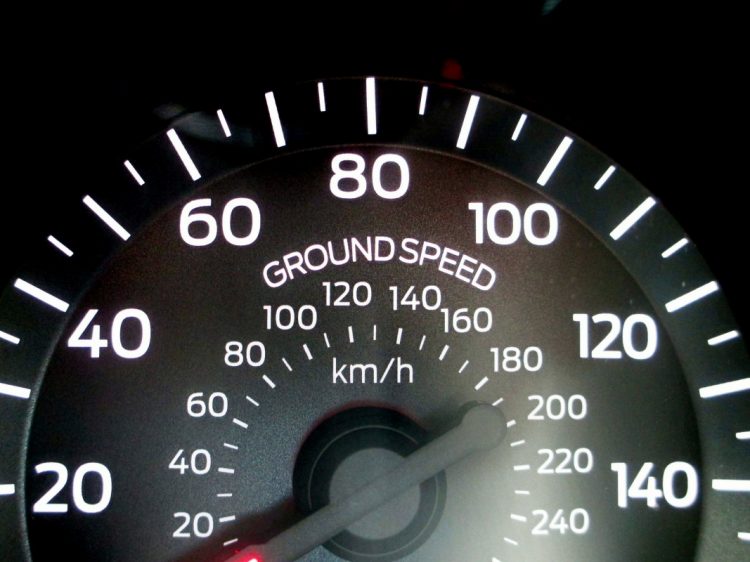 Inscrição "ground speed" é hilária
