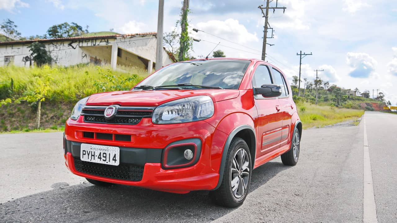 Testamos o Fiat UNO 2017 Sporting - Falando de Carro 