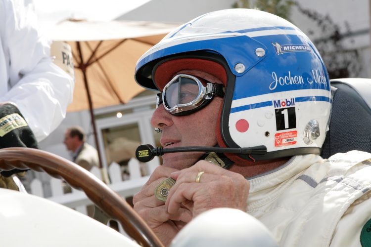 Jochen Mass ao volante de W125