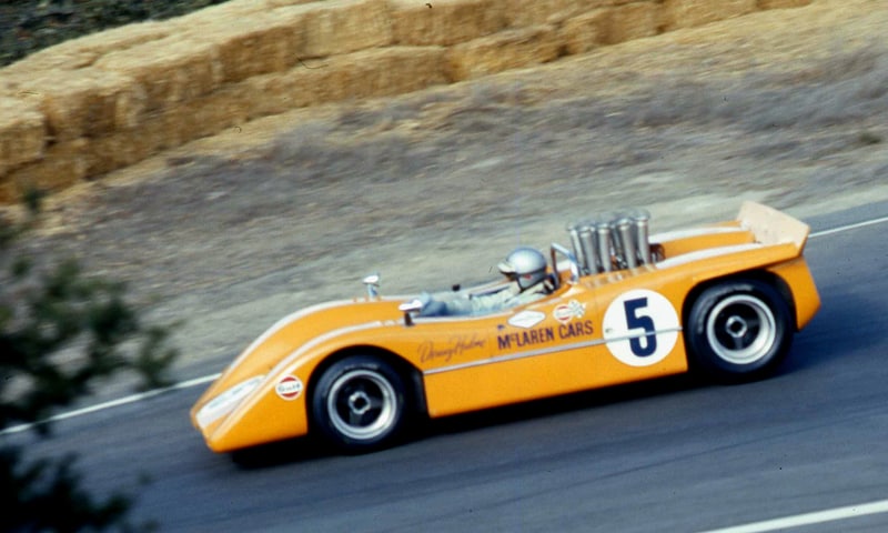 Denny Hulme e o McLaren M8A-Chevrolet