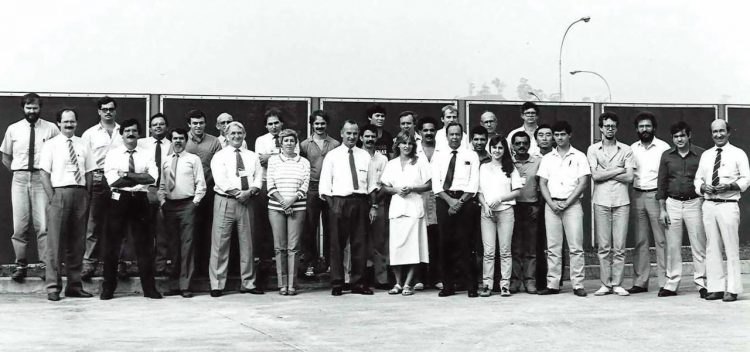 Grupo que formava o Design Autolatina, formado pelo ajuntamento ds dois times da VW e Ford. no centro os dois chefes: Winkler e Mora.