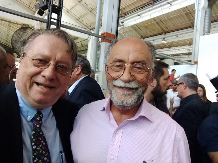 Eu e o amigo de longa data Roberto Nasser, colunista do AE