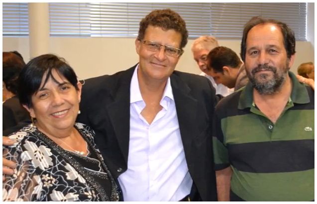 No centro o nosso personagem destacado, o Márcio Jayme; à esquerda sua prima Lucia Helena Jayme Bueno e à direita o esposo dela Sebastião Augusto Bueno