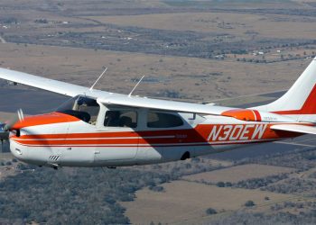 Cessna 210N (Foto: n30ew.com)