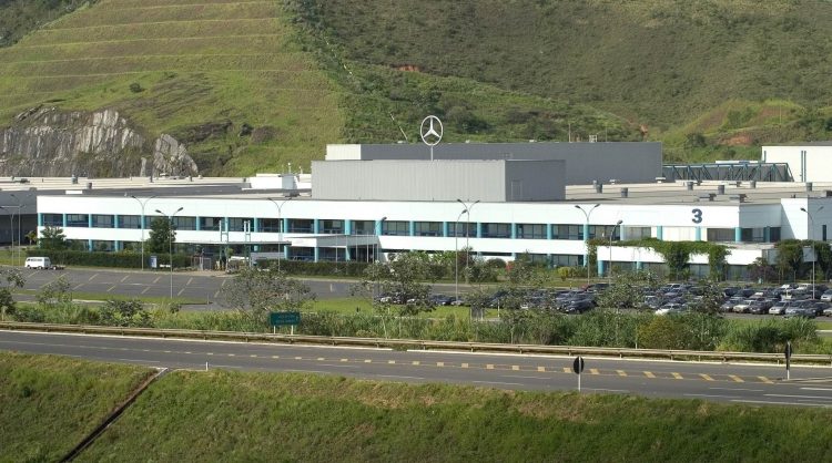 Fábrica Mercedes-Benz em Juiz de Fora (Foto: portallubes.com.br)