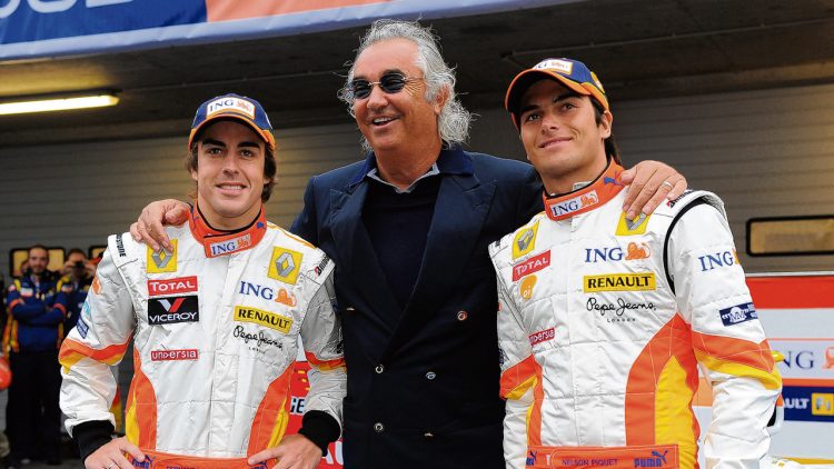 Fernando Alonso, Flavio Briaore e Nélson Piquet Jr. (Foto: Divulgação Renault)
