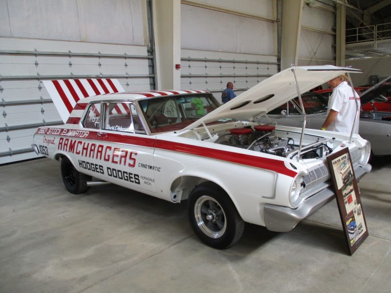 Histórico: um dos carros da equipe Ramchargers, engenheiros da Chrysler que desenvolviam carros de arrancada