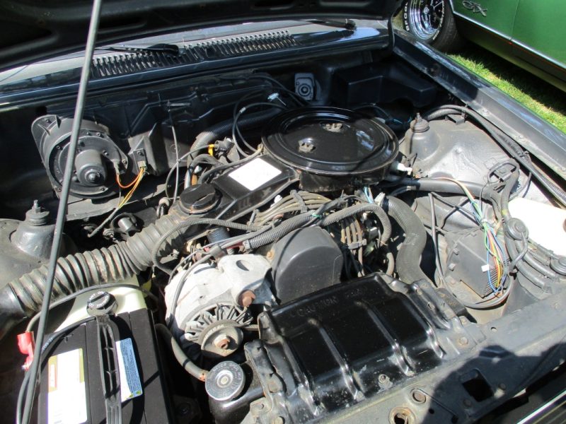 Motor do Chevette em cofre bem mais cheio do que nos nacionais