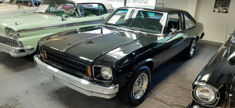 Chevrolet Nova 1976 quinta-geração é pouco conhecido no Brasil. Por 26 mil dólares