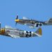 Um Republic P-47 Thunderbolt e à sua direita, um North American P-51 Mustang (Foto: flickr.com)