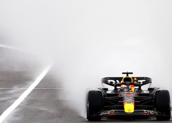 Segundo título de Verstappen envolto em acusações de gastos fora do regulamento (Foto: Red Bull)