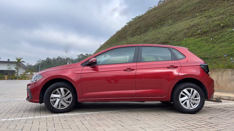 VW Polo, rumo ao mais vendido do ano na classificação geral (Foto: AE/Márcio Salvo)