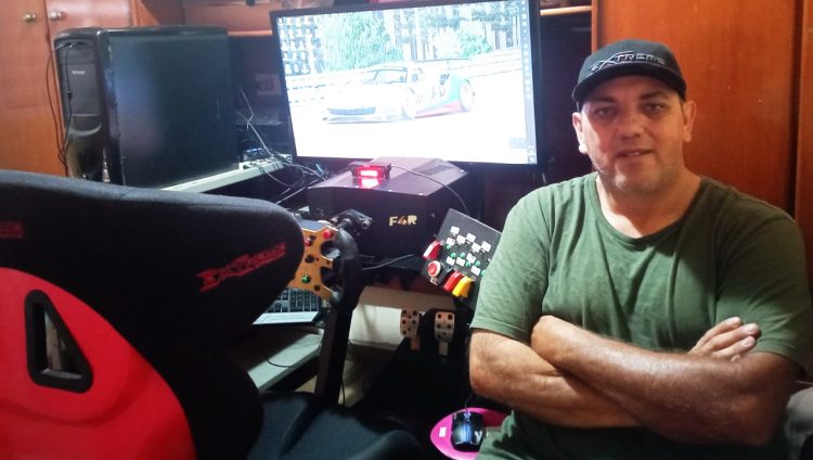 Diego Acebedo, piloto de automobilismo virtual (Foto: do próprio)