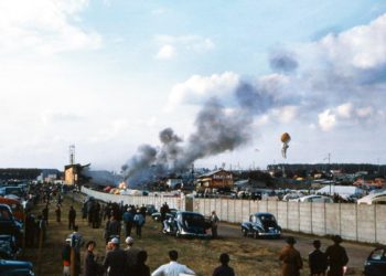 O terrível acidente na prova de 1955 (Foto: debbonair.com)