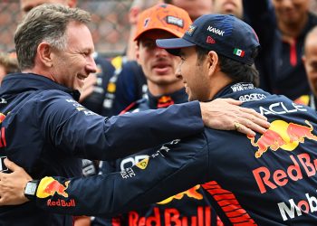Horner confirmou Pérez na equipe Red Bull para a temporada de 2024 (foto: Red Bull)