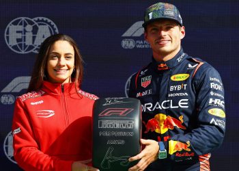 F-1 apoiará ainda mais a categoria em 2024. A piloto Marta García e Max Verstappen  (Foto: lastwordonsports.com)