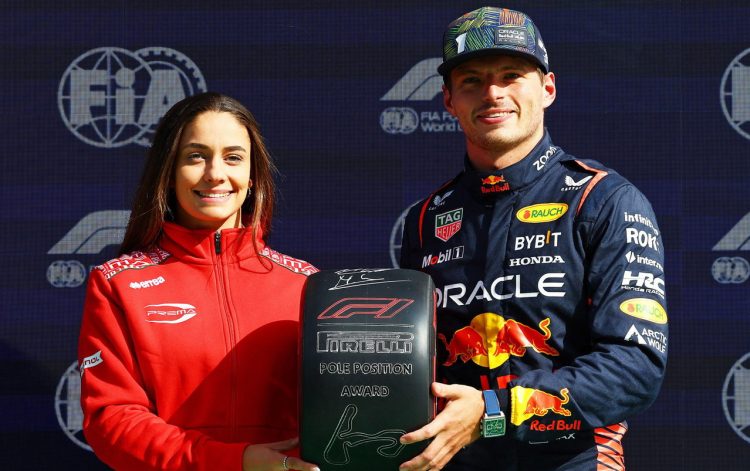 F-1 apoiará ainda mais a categoria em 2024. A piloto Marta García e Max Verstappen  (Foto: lastwordonsports.com)