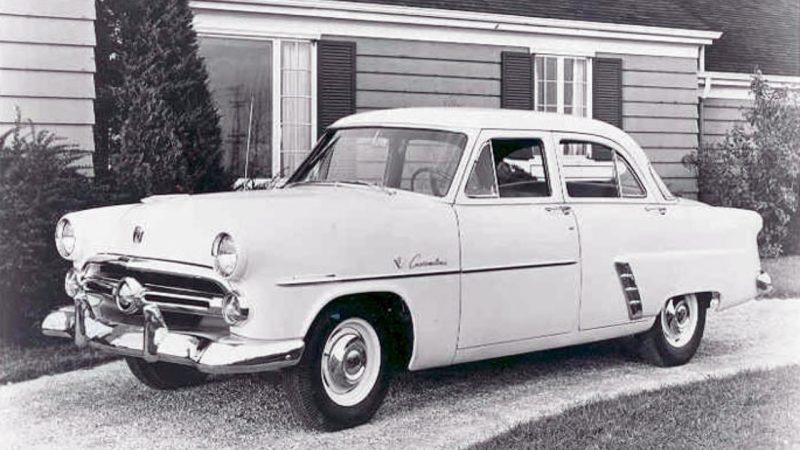 Ford Customline Fordor 1952 (Foto: divulgação Ford)