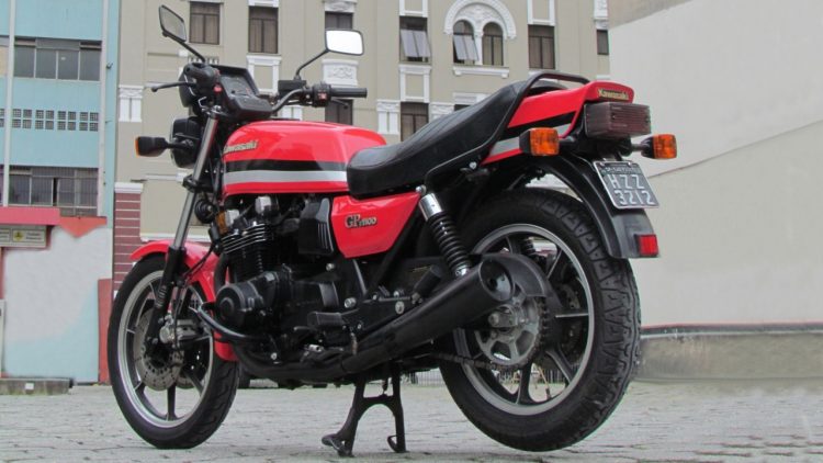 A Kawasaki GP-z 1100 era a motocicleta mais  tecnológica daquele início dos anos 80 (Foto: Gabriel Marazzi)