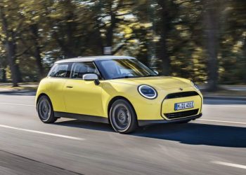 MINI Cooper E já está disponível através da pré-venda (Fotos: Divulgação BMW)