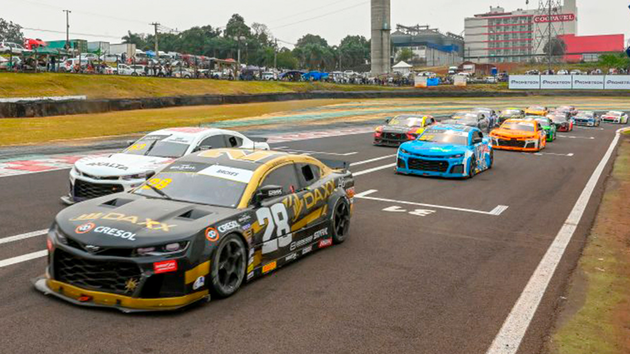 NASCAR BRASIL VIVE ANO DE TRANSIÇÃO