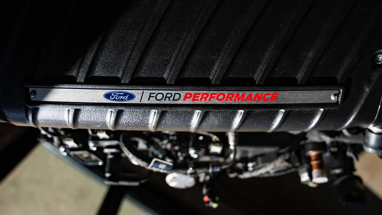 NOVO MOTOR FORD MEGAZILLA COM MAIS DE 1.000 cv