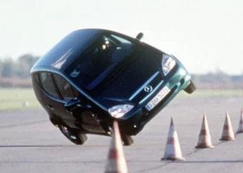 Mercedes-Benz e o teste do alce (Foto: motorpasión.com)