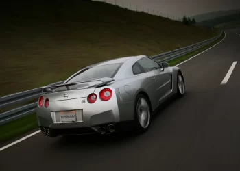 Nissan GT-R R35 (esta foto e as demais: divulgação Nissan)