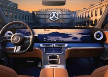 Painel do Mercedes-Benz GLC tem 39" e ocupa todo o painel (foto: Divulgação Mercedes-Benz)