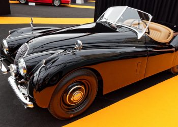 Jaguar XK 129 (FotoRM Sotheby