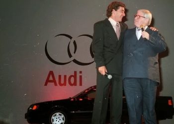 Senna e Jô Soares no evento de lançamento da Audi no Brasil, em 1994 (Foto: Nário Barbosa/Diário do Grande ABC)
