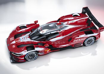 Esquema de cores  se inspira no icônico GT-One de 1999. (Fotos: Divulgação/Toyota)