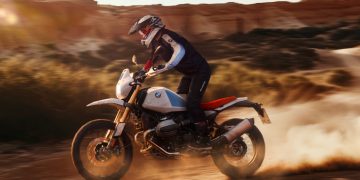 A BMW R12 G/S tem elementos de estilo retrô e compromissos de dirigibiildade atualizados (Foto: divulgação BMW)