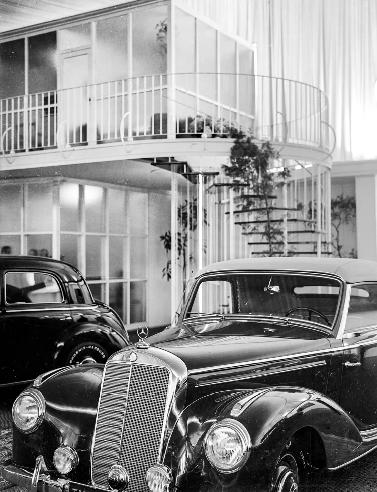 Mercedes-Benz 220 Cabriolet (W 187)