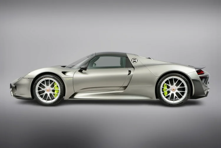 Porsche 918, o início da arquitetura elétrica de 800V (foto: divulgação Porsche)