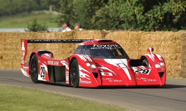O  Toyota TS020 da temporada de 1998. (Foto: divulgação/Toyota)