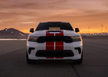 Dodge Durango SRT Hellcat Jailbreak 2026 de motor V-8 Hemi de 720  cv (Foto: Divulgação Stellantis)