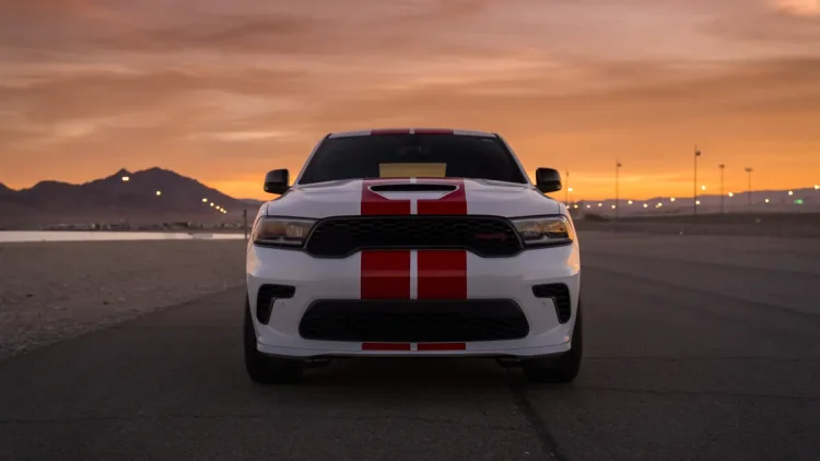 Dodge Durango SRT Hellcat Jailbreak 2026 de motor V-8 Hemi de 720 cv (Foto: Divulgação Stellantis)